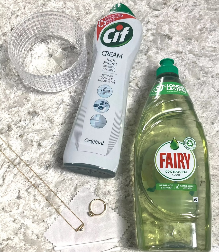 A Guide to Cleaning Your Gold Jewellery