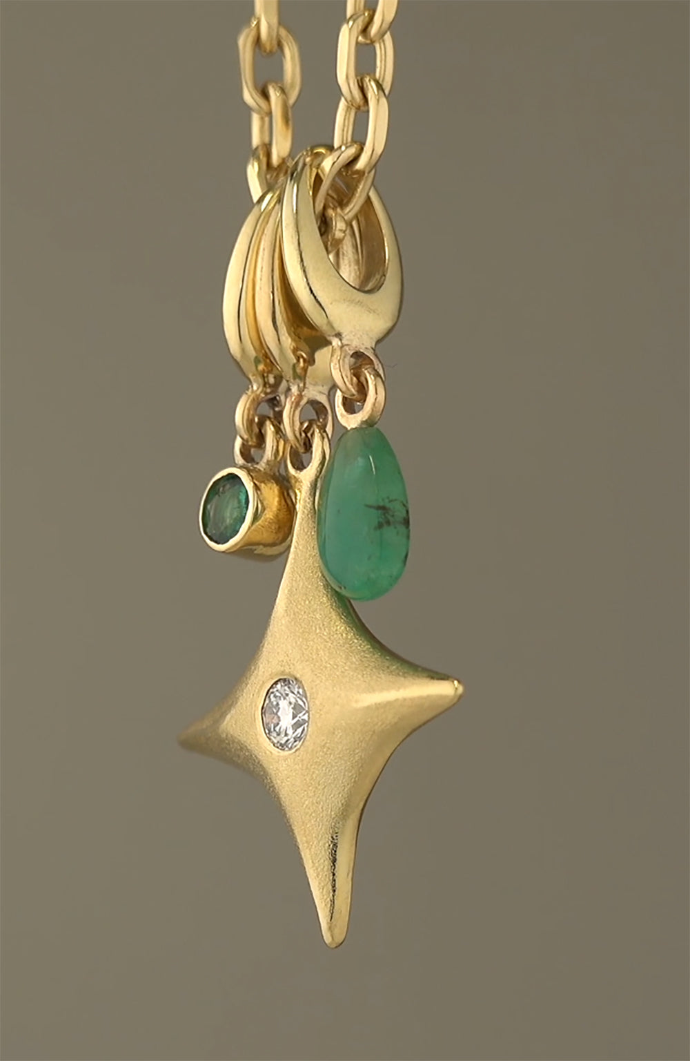 Solid 18ct gold pendant showing thickness and balance in fine jewellery