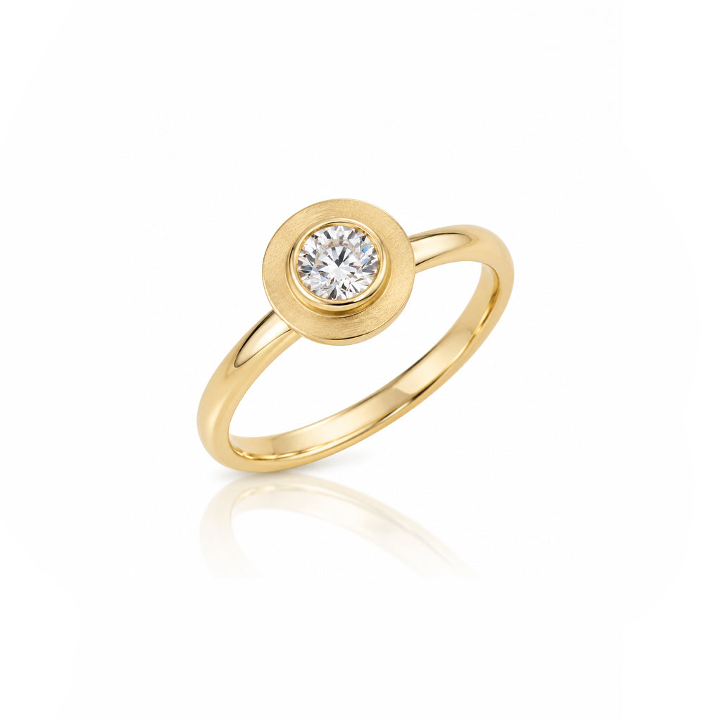 18ct Classic Diamond Ring