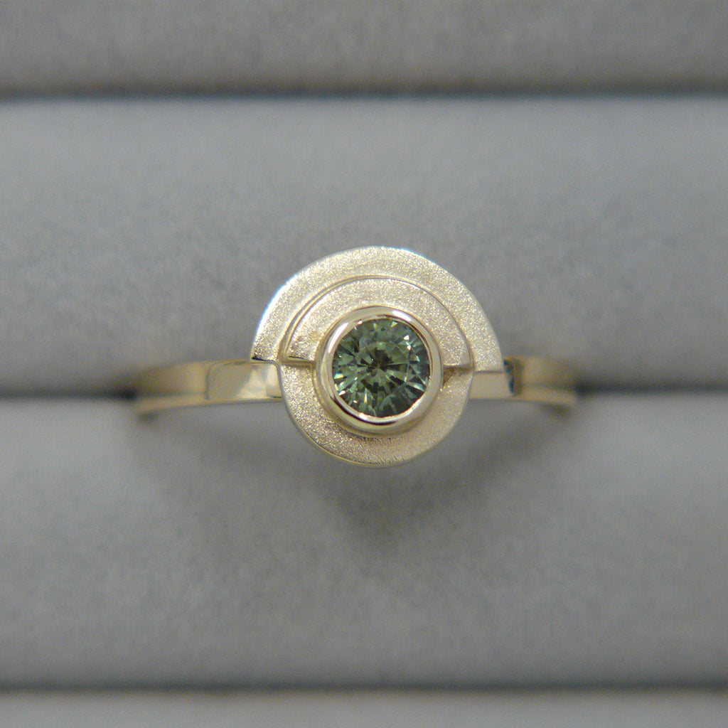 GREEN SAPPHIRE DECO RING image 2