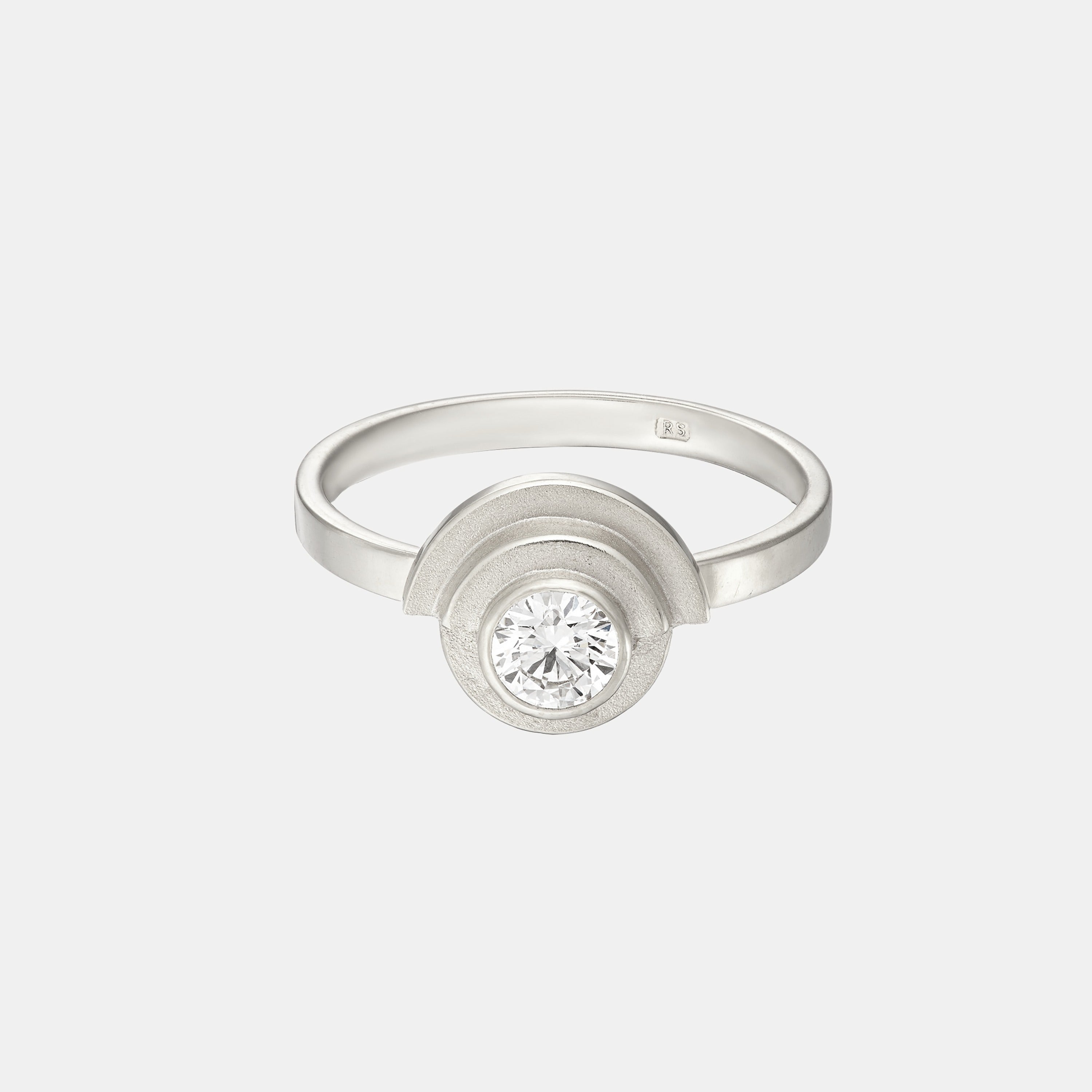 WHITE GOLD DIAMOND DECO RING image 0