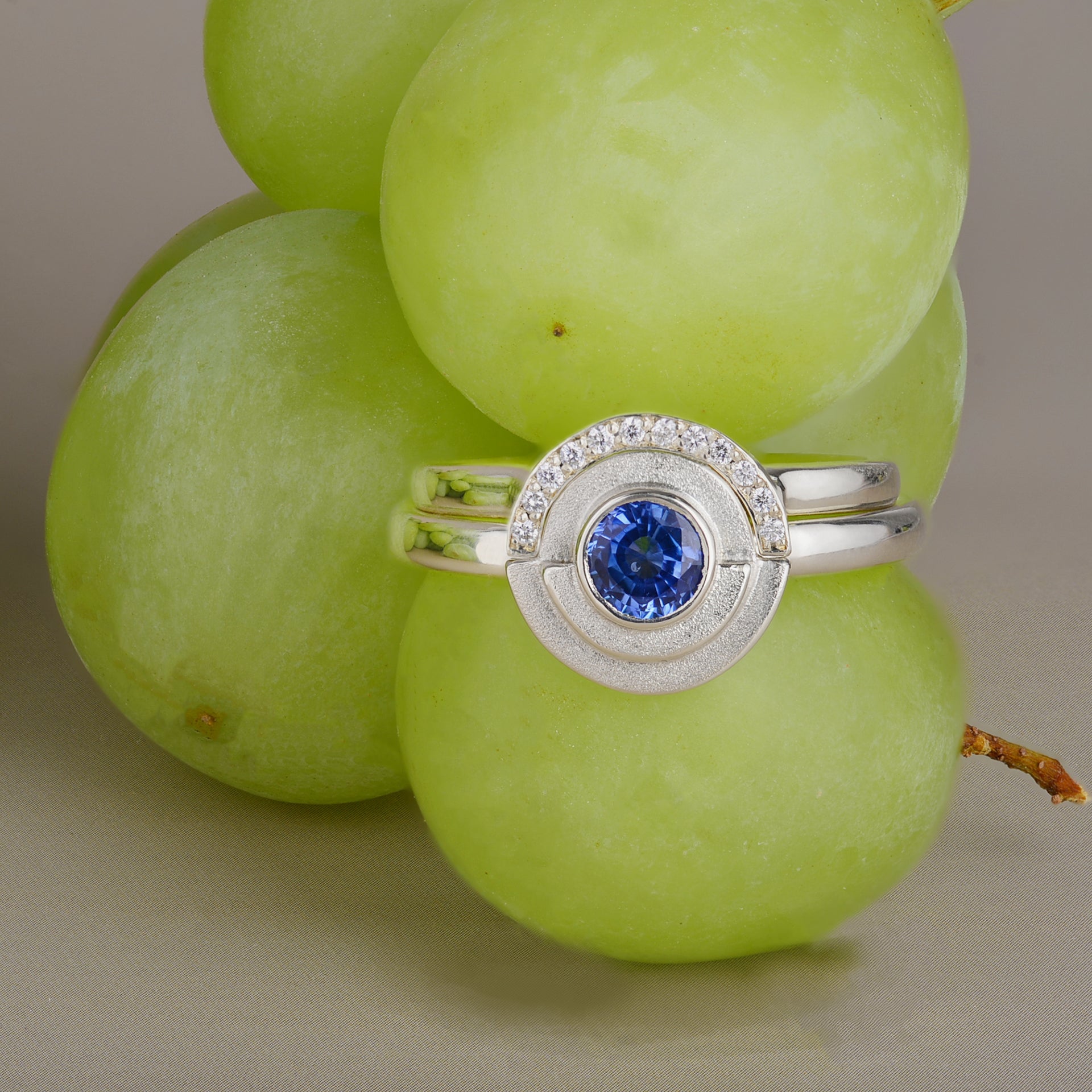 SAPPHIRE RING, WHITE GOLD DECO RING SET image 5