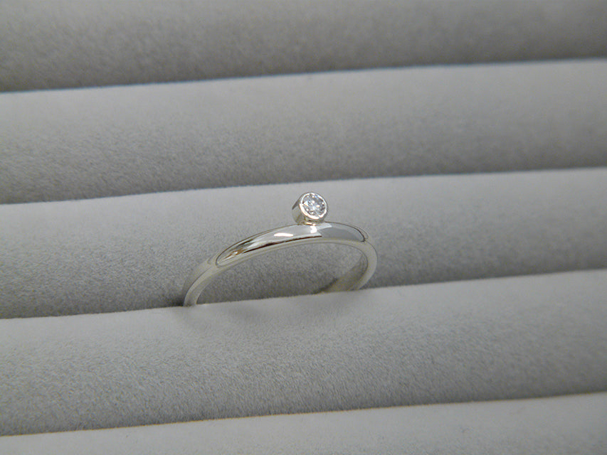 WHITE GOLD HORIZON RING image 1