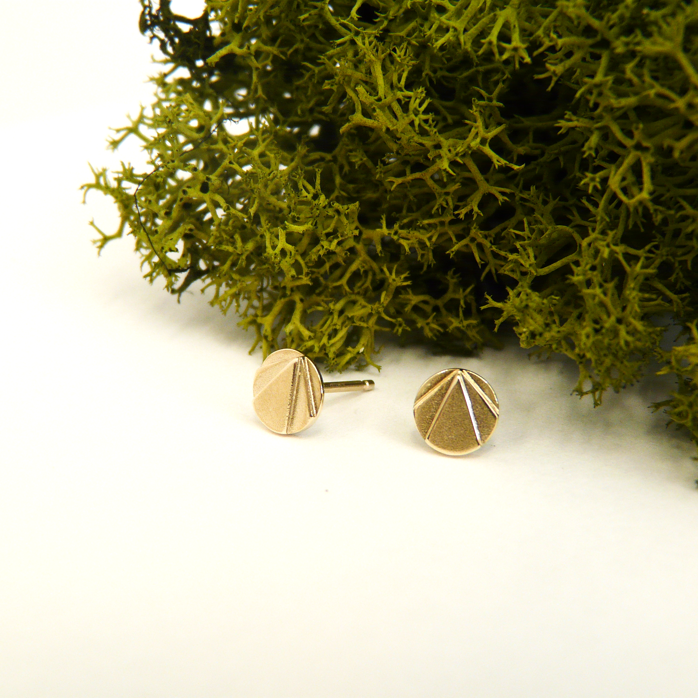 EOS STUDS image 3