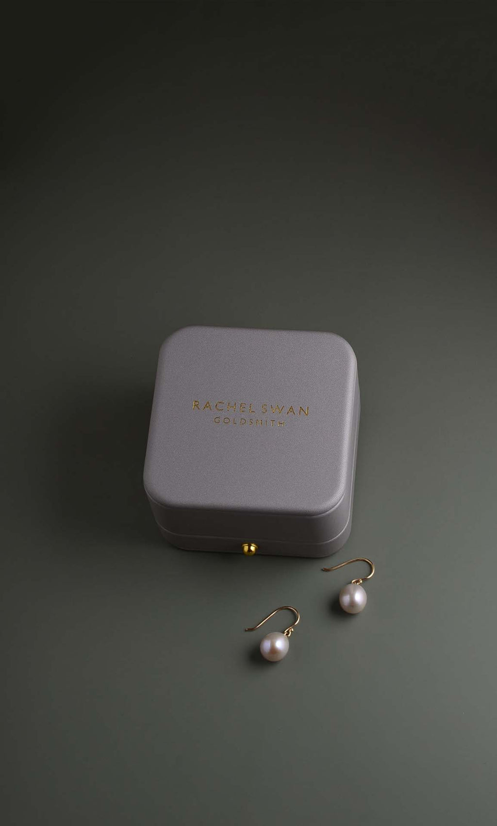 OVAL PEARL DROP EARRINGS image 2