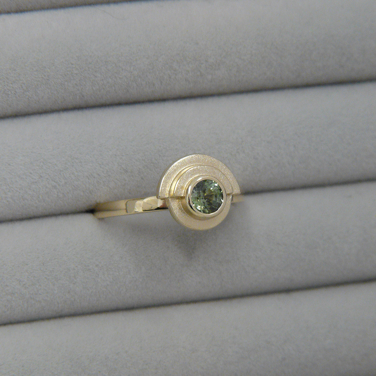 GREEN SAPPHIRE DECO RING image 4