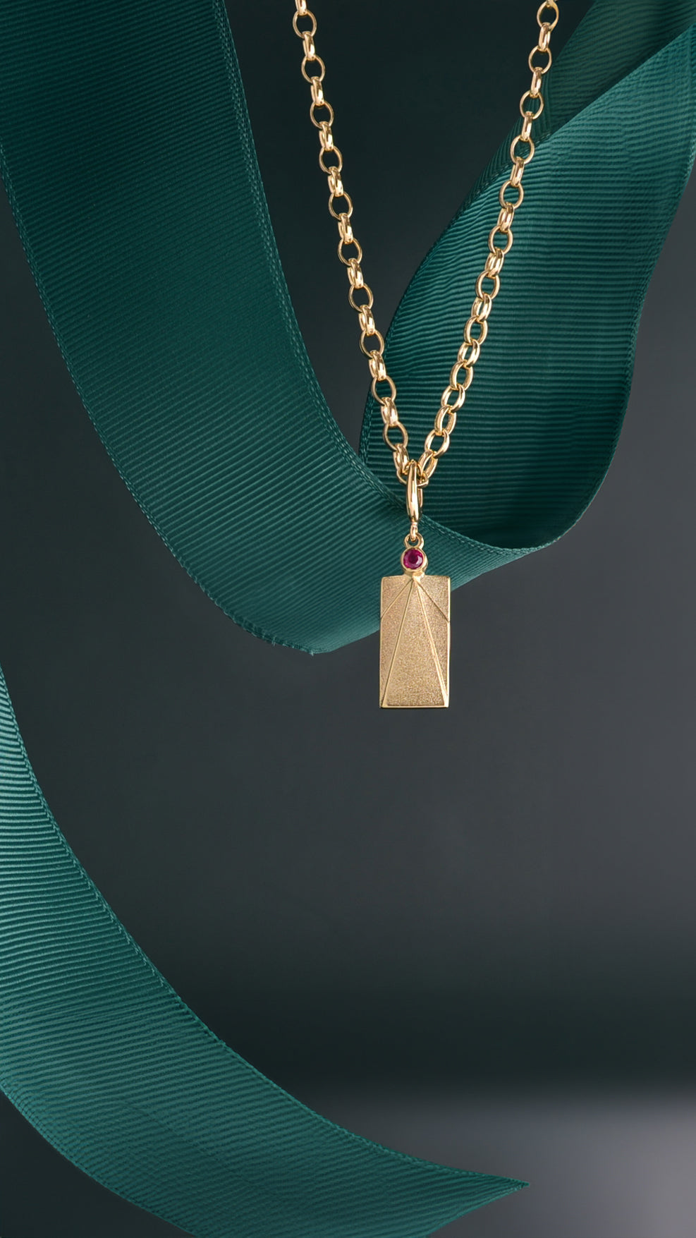 LAUREL CHARM