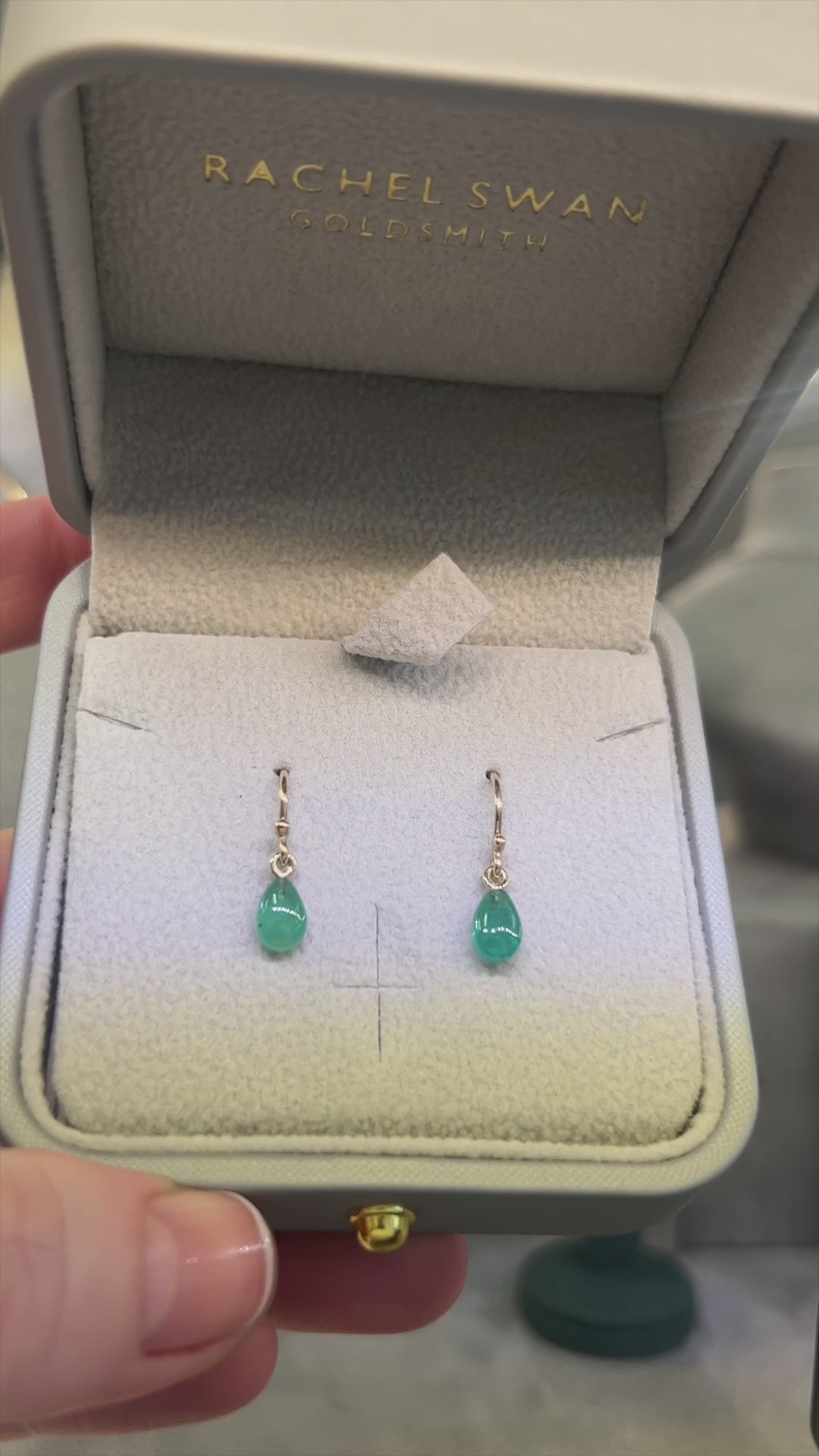 MINI EMERALD DROPLET EARRINGS