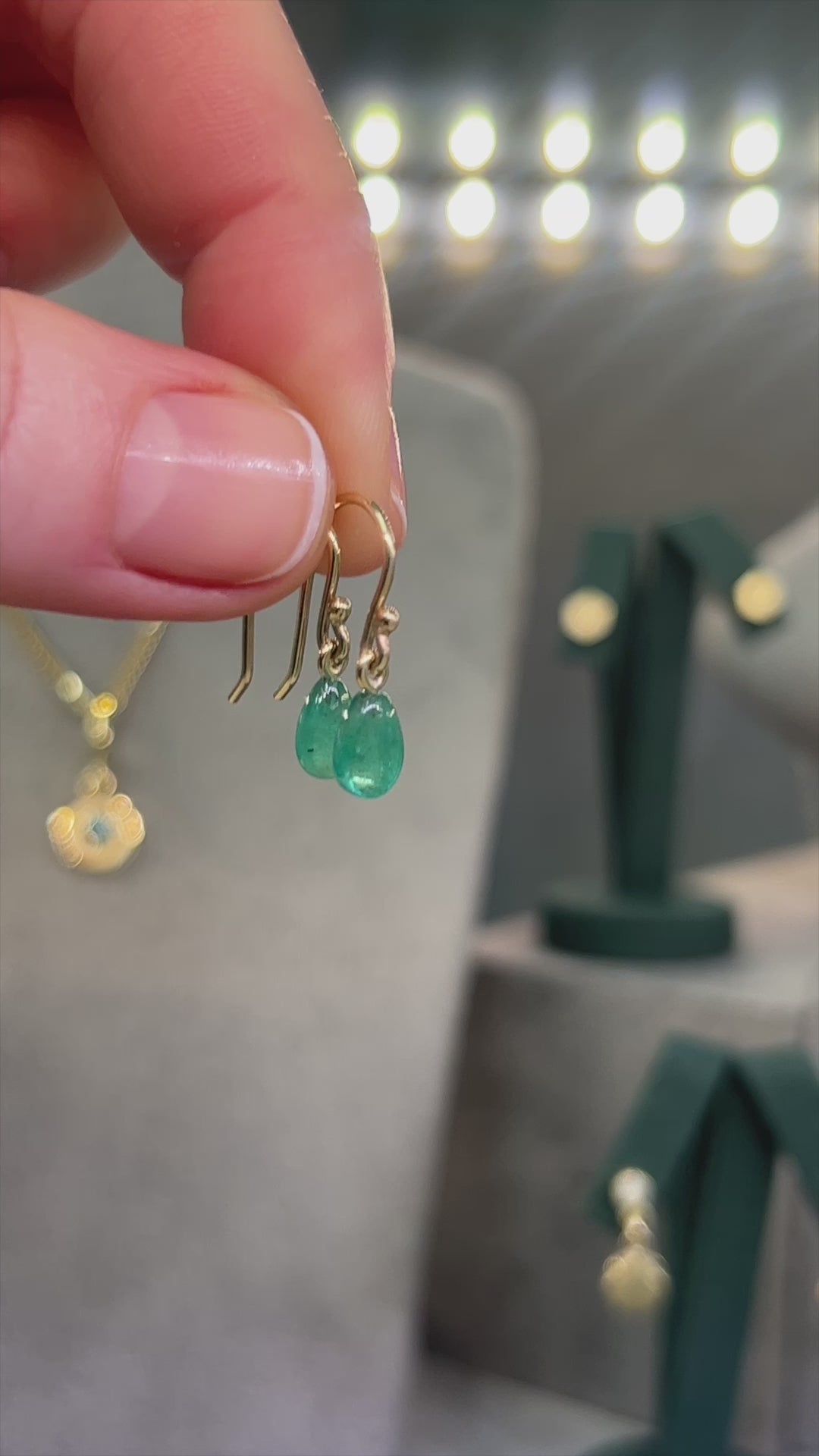 MINI EMERALD DROPLET EARRINGS