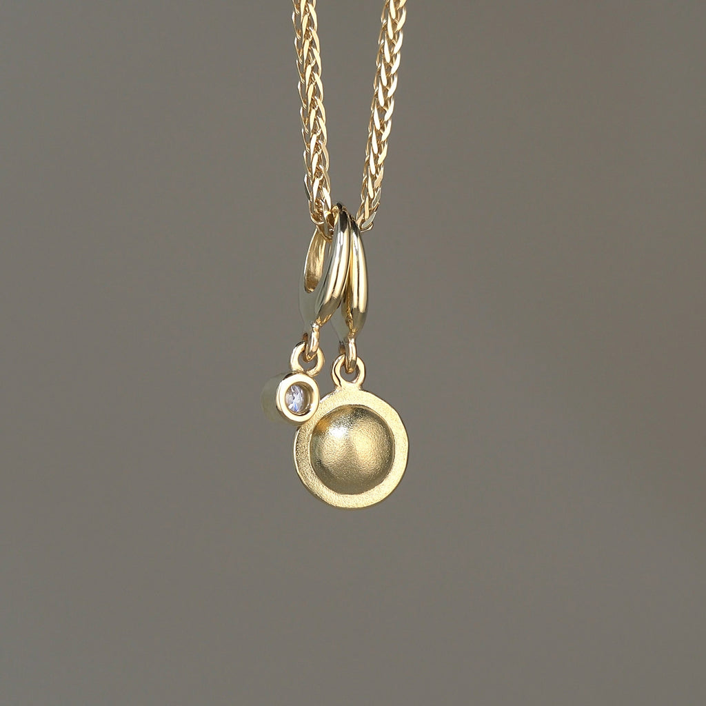 gold and ruby charm, Dublin